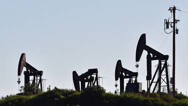Precio del petróleo sube a sus niveles más elevados en dos meses