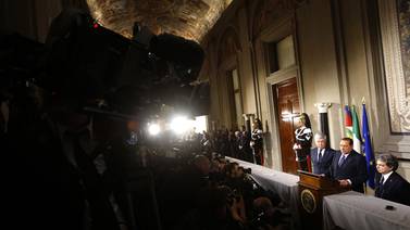 Italia formaría nuevo gobierno sin el apoyo de Silvio Berlusconi