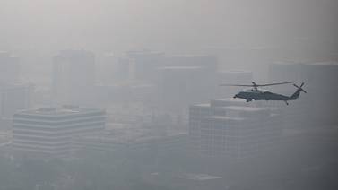 Humo de incendios forestales vuelve a poner en peligro la salud pública en varios estados de Estados Unidos
