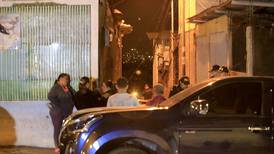Dos jóvenes acribillados a balazos dentro de casa en Linda Vista de Río Azul