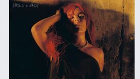 ¡Candente! Karol G se puso más que sensual en  ‘Gatúbela’, su nuevo video 
