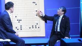 Supercomputadora AlphaGo vence por tercera vez al genio chino del go y se jubila