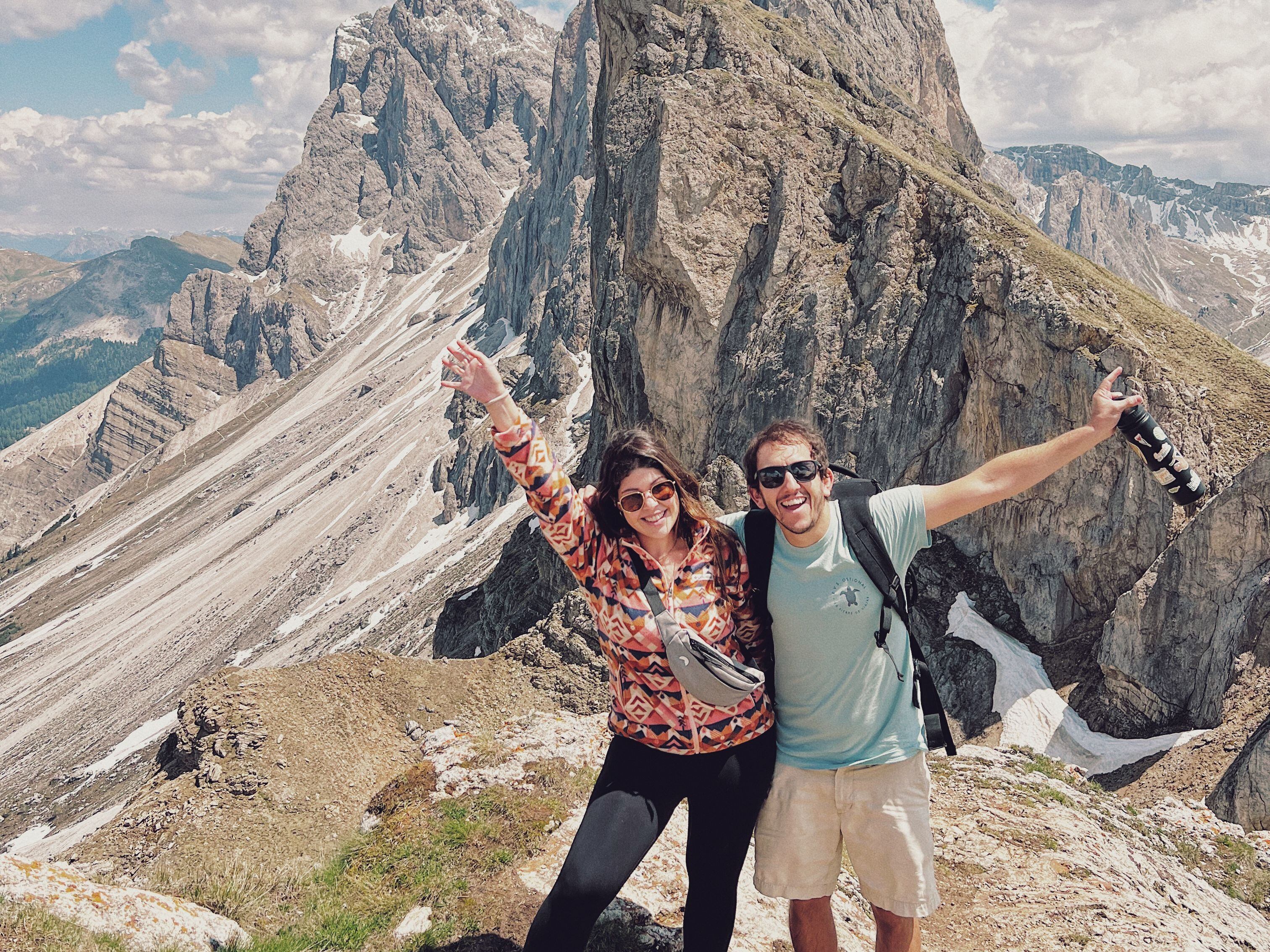 Alfonso Villalobos y María Fernanda Quirós son esposos. Ambos tienen 32 años y siempre están buscando nuevas opciones para viajar.