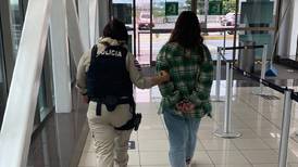 400 viajeros fueron detenidos en aeropuertos con pruebas falsas de covid-19