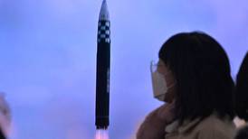Misil norcoreano cae en territorio japonés y eleva las tensiones militares