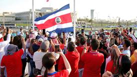 La bandera de Costa Rica ondea en Qatar
