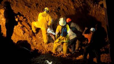 Derrumbe en mina de México deja tres víctimas