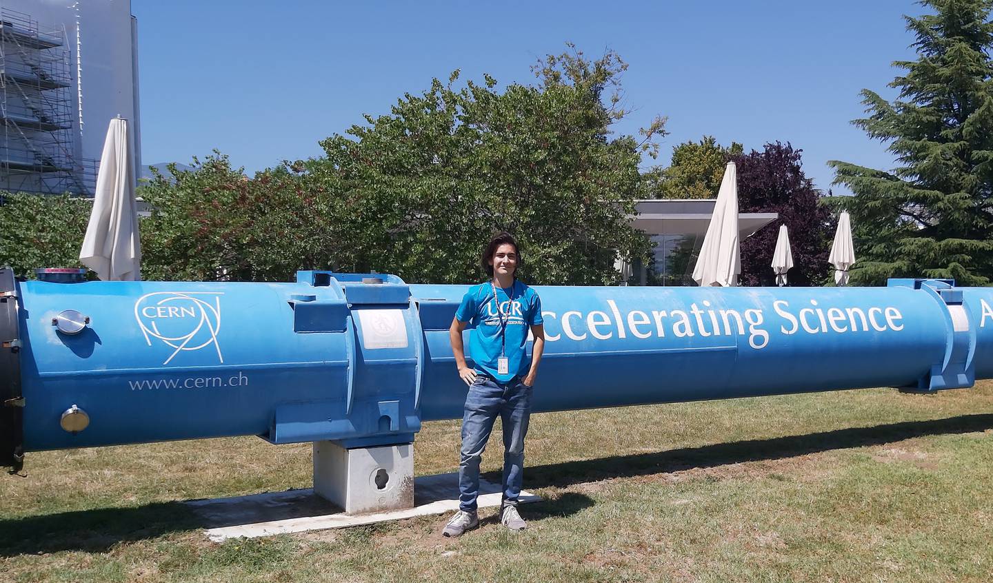 El joven tico Matías Leandro Flores, de 22 años, ganó un premio en el Programa de Verano de la Organización Europea de Investigación Nuclear (CERN) en Ginebra, Suiza.