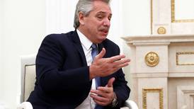 Presidente argentino declara como testigo en causa que involucra a su vicepresidenta 
