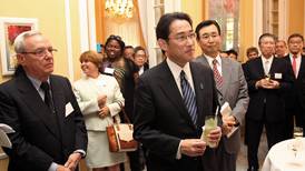 Japón promete cooperación a gran escala para reformas en Cuba 
