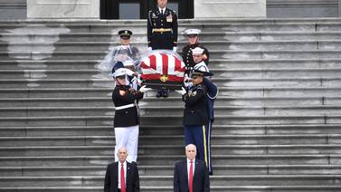 Hija del fallecido senador John McCain lanza indirectas al presidente  Donald Trump durante el funeral
