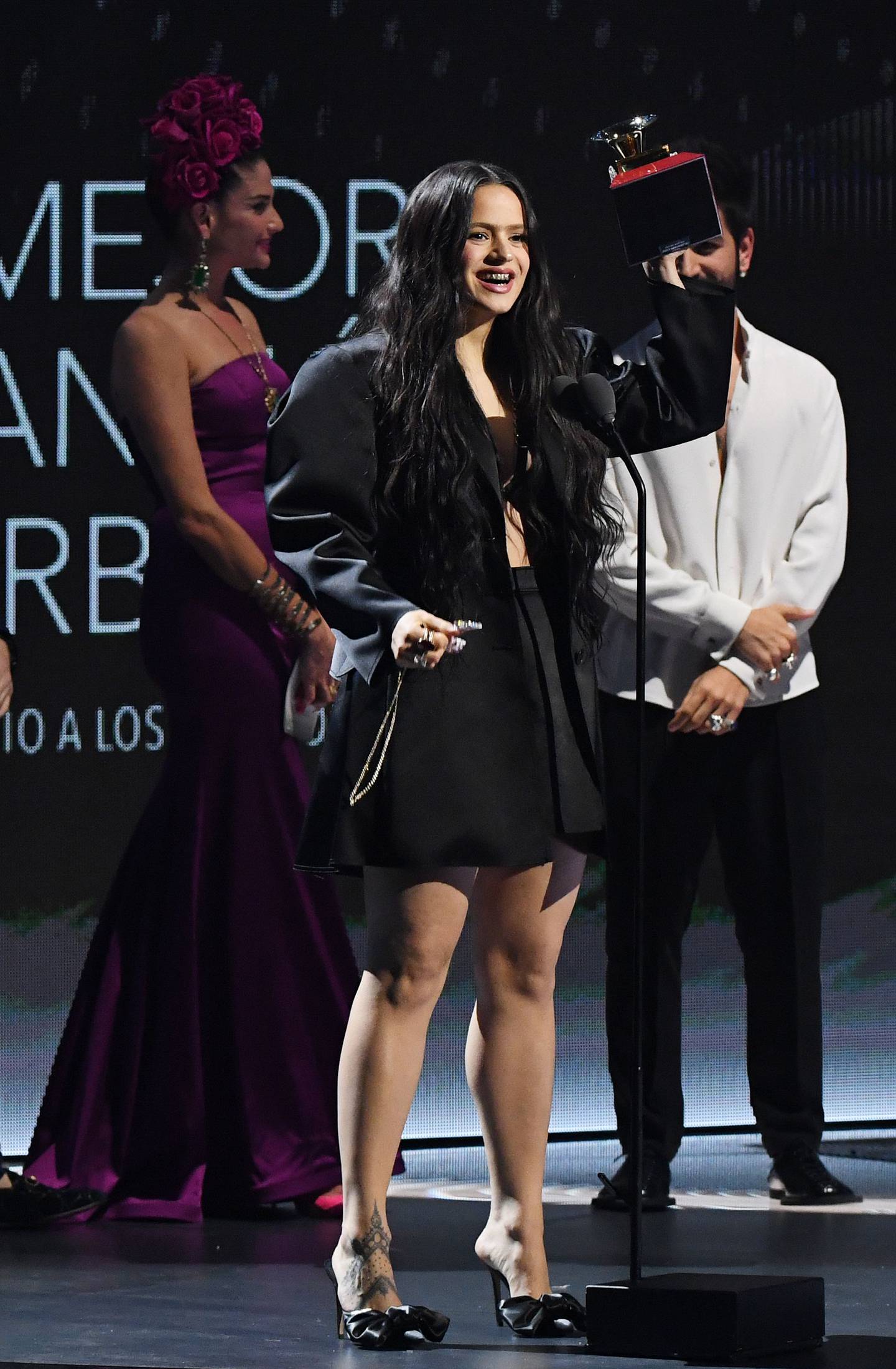 'Mal querer', segundo disco de estudio de la joven artista española Rosalía fue galardonado con el premio a mejor álbum del año.