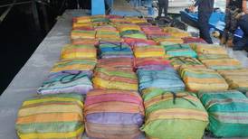 Guardacostas pescó 52 sacos con cocaína y marihuana en altamar