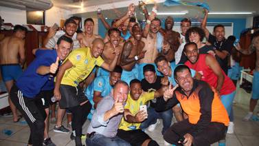 El club de fútbol de la UCR vuelve a manos costarricenses