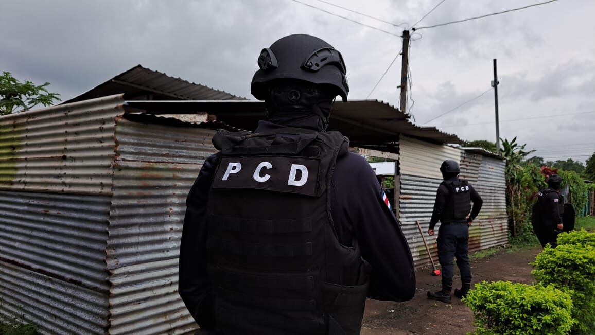 La Policía de Control  de Drogas (PCD) detuvo a 14 personas ligadas al narcomenudo y tráfico internacional de drogas en diversas partes del país. Foto: Cortesía Ministerio Seguridad Pública