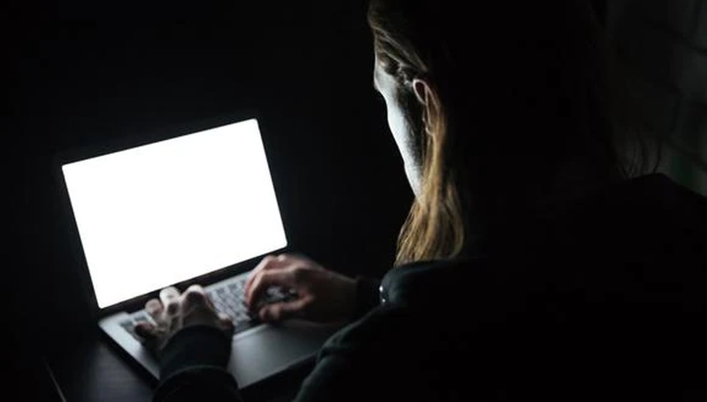 Cámara de la computadora: ¿Cómo saber cuándo es hackeada?