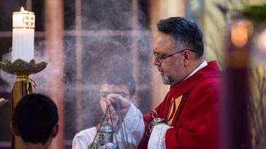 Fiscalía ordena detención de sacerdote removido de parroquia herediana por abuso sexual de menor