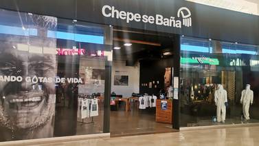 Chepe se baña en Multiplaza: así es la tienda que gana sin vender
