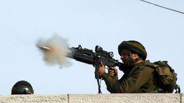 Israel convoca a reservistas tras caída de cohete en Tel Aviv