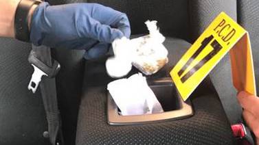 Policía captura a sospechosos de traficar drogas por correo postal