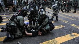 Manifestantes prodemocracia intensifican protestas en Hong Kong