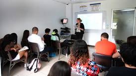 Centros de idiomas aprovechan demanda de personal bilingüe para crecer