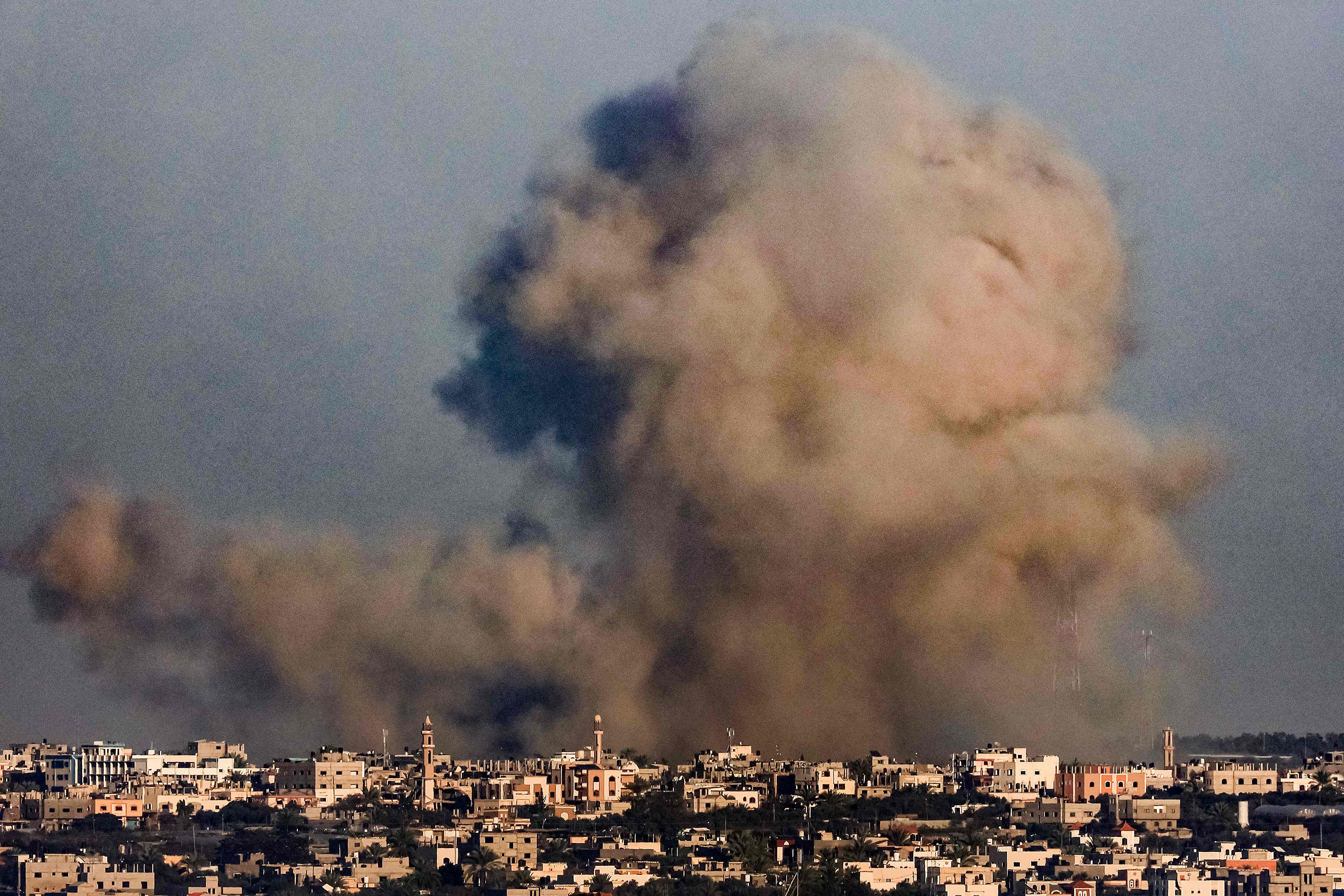 Guerra entre Israel y Hamás continúa con diversos ataques en Gaza. 