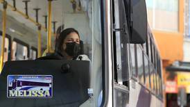 Melissa ama ser chofer de bus a pesar de los prejuicios: ‘Es el mejor trabajo del mundo’