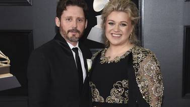 Kelly Clarkson pide divorcio tras casi 7 años de matrimonio