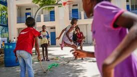 Niños de Haití tienen un futuro incierto tras huir de la violencia de las pandillas