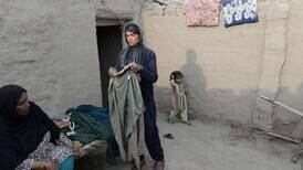 Adolescentes afganas desafían a los talibanes: acuden a escuelas ‘secretas’