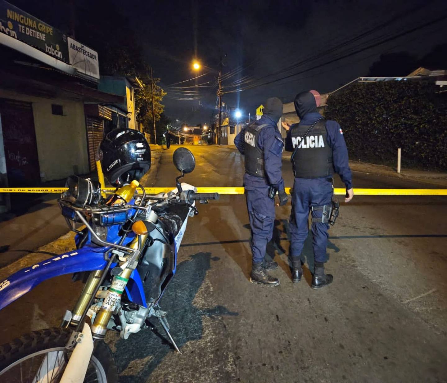 Una mujer fallecida y dos hombres heridos fueron el resultado de dos balaceras ocurridas este jueves en San José. Foto suministrada por Keyna Calderón.