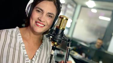 Lizeth Castro asume espacio de entrevistas en nueva emisora de radio