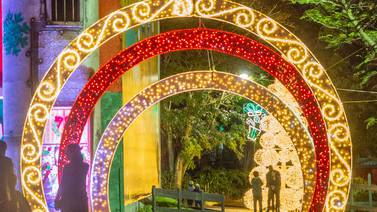 Parque Diversiones atrae con su “Brillo de Navidad” a miles de familias