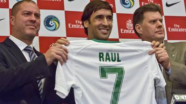 Raúl González, exastro del Real Madrid,  se retira del fútbol en noviembre