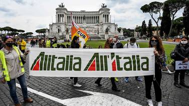 Alitalia cesa operaciones luego de 74 años de actividad