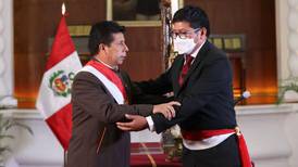 Nuevo ministro de Salud asume en Perú, el octavo en pandemia
