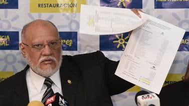 Carlos Avendaño pide a Fiscalía General archivar denuncia de cantante