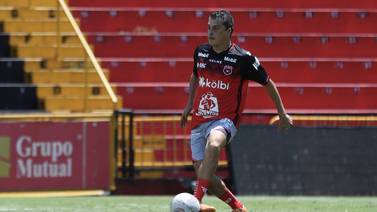 Carlos Castro cree conocer el problema: ‘todos quieren hacer gol y nadie defender’