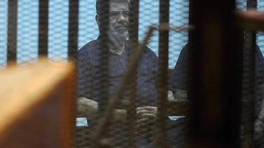 Corte de Egipto anula condena a cadena perpetua contra expresidente Mursi