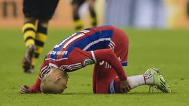 Arjen Robben sufre un desgarro y es duda para el duelo ante Barcelona