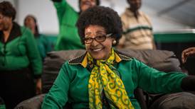 Muere Winnie Mandela, figura de la lucha contra el 'apartheid' y exesposa del presidente sudafricano