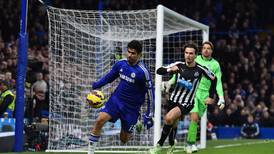  Oscar afianza el liderato del Chelsea