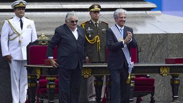 Tabaré Vázquez asume como nuevo presidente de Uruguay 