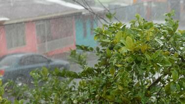 Personas con covid-19 afectadas por fuertes lluvias serán ubicadas en albergues especiales