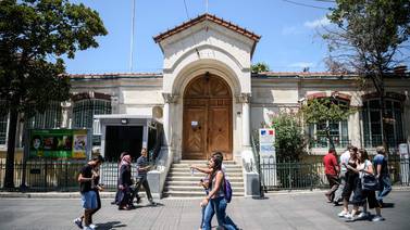 Francia cierra embajada y consulado en Turquía