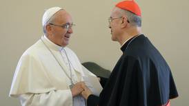  Papa Francisco empuja cambio de guardia en el Vaticano 