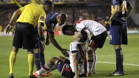 Jugador de River Plate fue internado con intenso dolor de cabeza tras ataque de gas pimienta