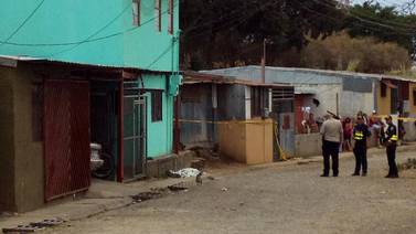 Oficiales detienen a sospechoso de asesinar a un hombre en Barrio México