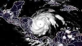 'Catastrófico’ huracán Iota toca tierra y comienza a golpear el Caribe de Nicaragua